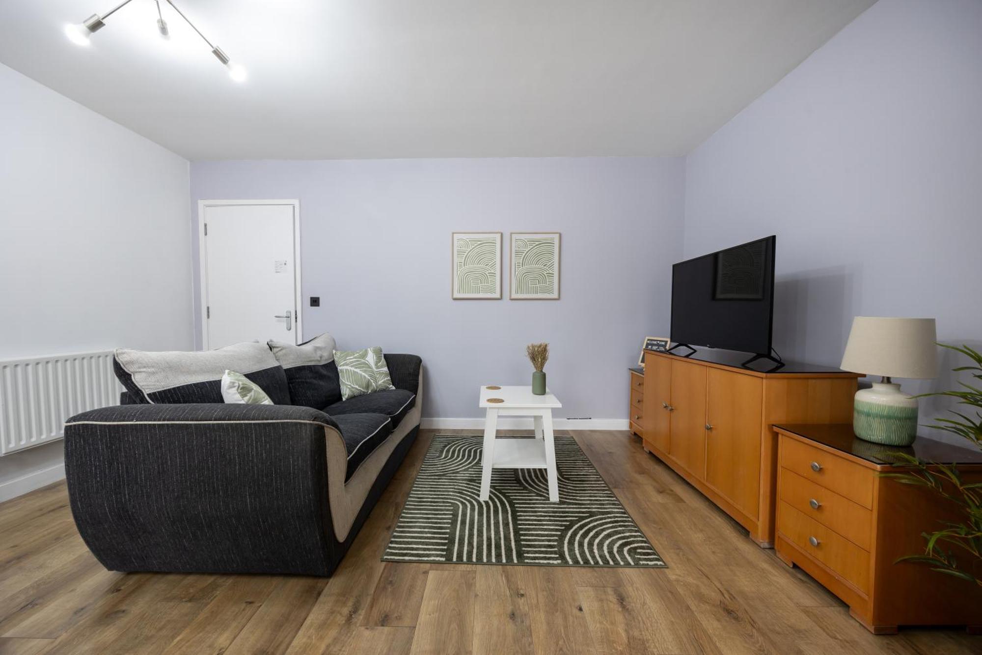 Апартаменты Stunning 3Br, Free Parking, Near Town Center, Long Term Discoun Ридинг Экстерьер фото