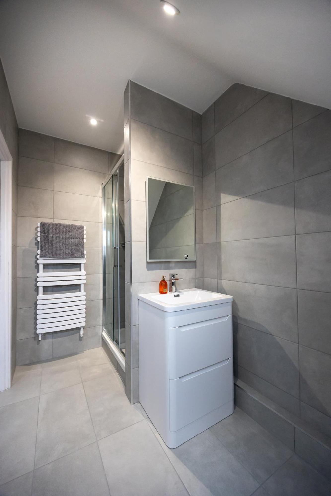 Апартаменты Stunning 3Br, Free Parking, Near Town Center, Long Term Discoun Ридинг Экстерьер фото