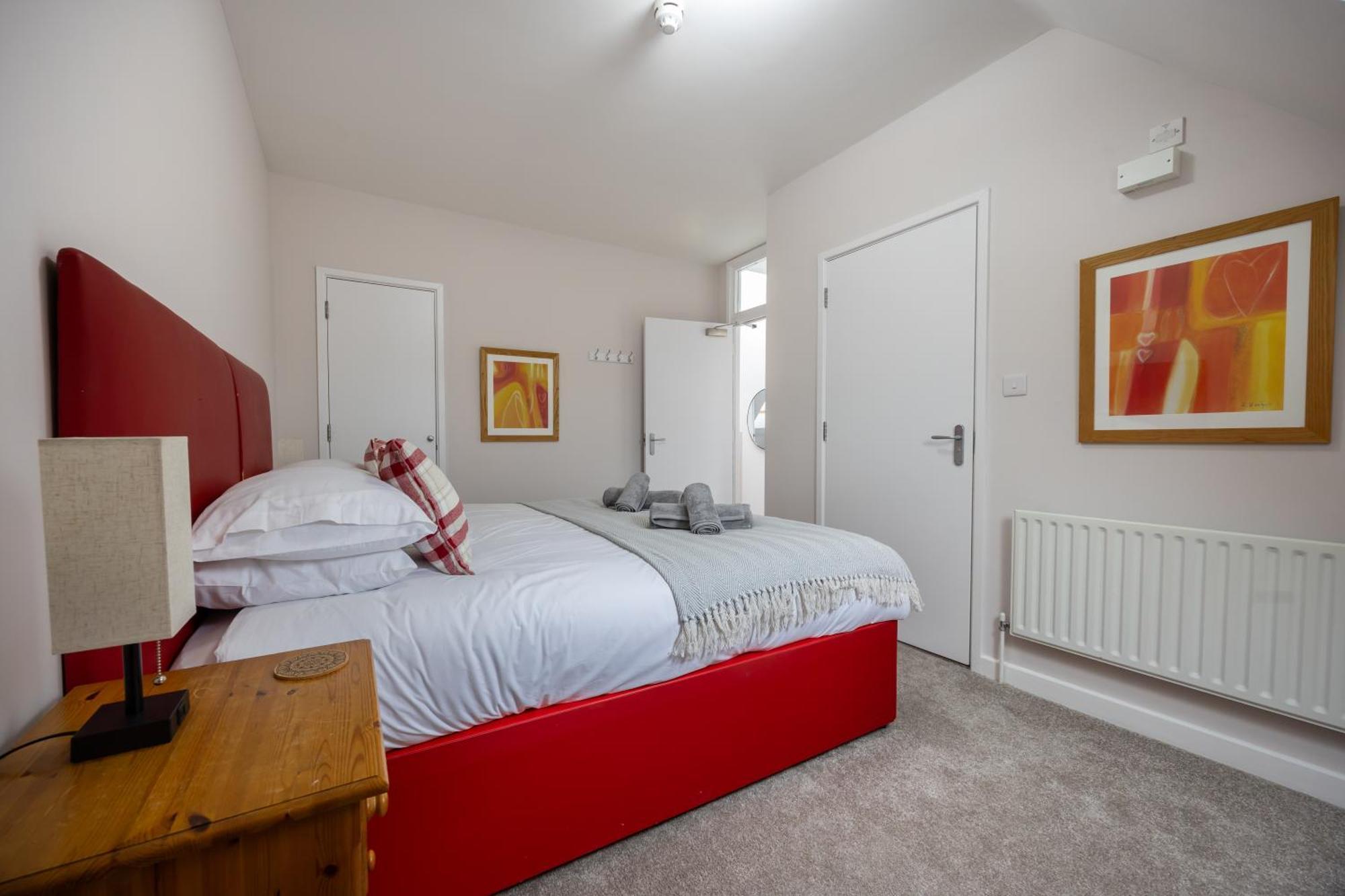Апартаменты Stunning 3Br, Free Parking, Near Town Center, Long Term Discoun Ридинг Экстерьер фото